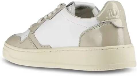 Autry Low-Top Sneakers Low-Top Sneakers Combining Smooth And Patent Leath in grijs