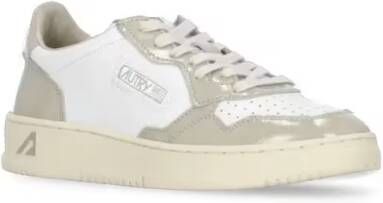 Autry Low-Top Sneakers White Leather Sneakers in wit