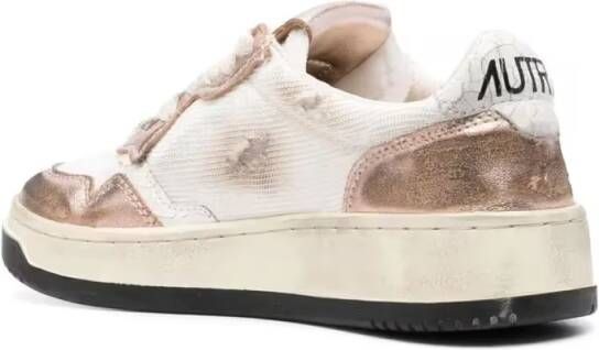 Autry Low-Top Sneakers White Worn Effect Sneakers in wit