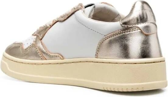 Autry Low-Top Sneakers White Gold-Tone Logo-Patch Lace-Up Sneakers in wit