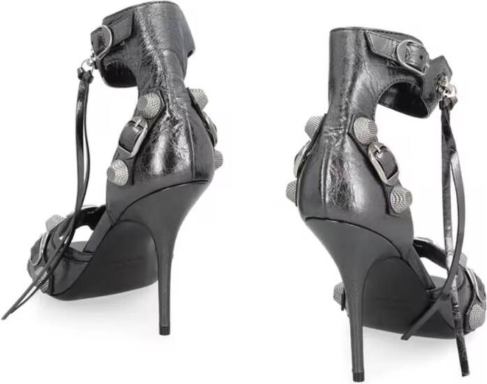 Balenciaga Sandalen Cagole Leather Sandals in grijs