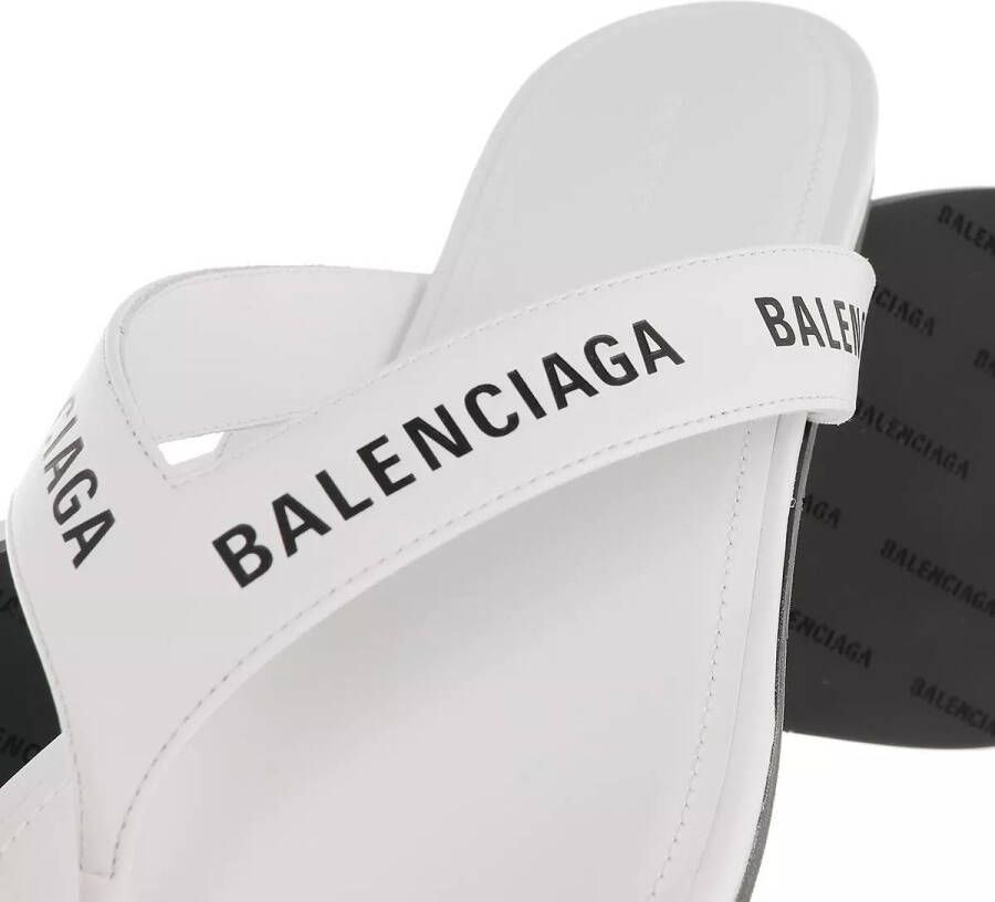Balenciaga Sandalen Logo Flip Flop Slippers Plain Leather in wit