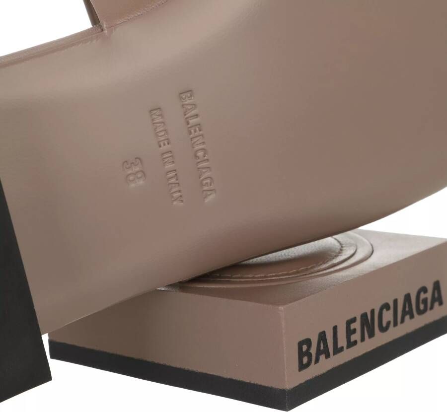 Balenciaga Slippers & Mules Box Mule in beige
