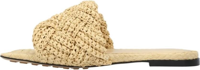 Bottega Veneta Sandalen Lido Flat Sandal in beige