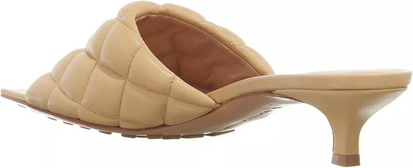 Bottega Veneta Slippers Quilted Leather Mules in beige