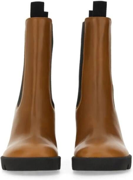 Burberry Boots Leather Boots With High Block Heel in bruin