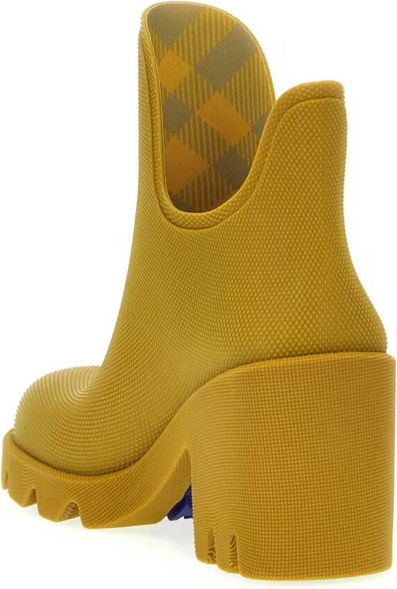 Burberry Boots 'Marsh' Ankle Boots in geel