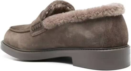 Doucal's Classic Grey Leather Loafers With Plush Lining in grijs