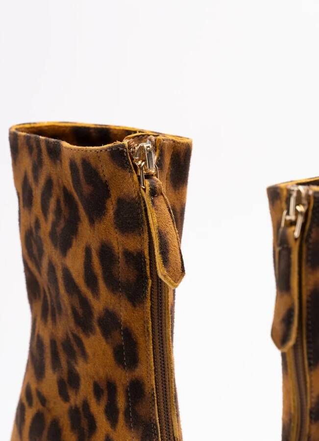 Aquazzura Boots `Montmartre Bootie 50` in bruin