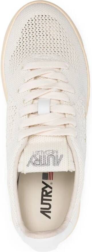 Autry Low-Top Sneakers Whiteivory in beige
