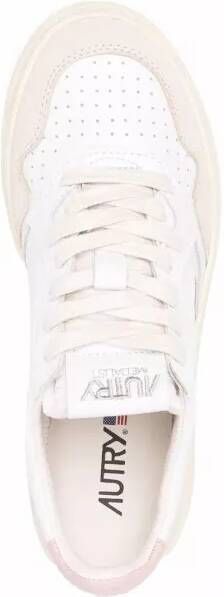 Autry International Sneakers White Medalist Low-Top Sneakers in wit