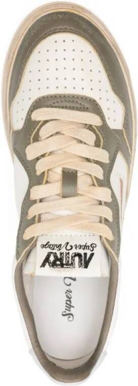 Autry Low-Top Sneakers Light Beige Super Vintage Sneakers in beige