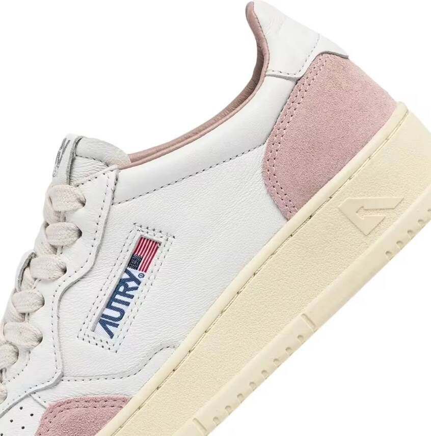 Autry Low-Top Sneakers Medalist Low Goat Suede Wht Powder Sneakers in wit