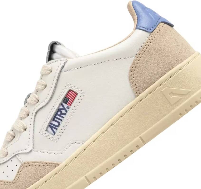 Autry Low-Top Sneakers Medalist Low Leat Suede Wht Drblue Sneakers in wit