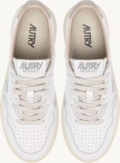 Autry Low-Top Sneakers Medalist Low Leat Wht Tidfoam Sneakers in wit