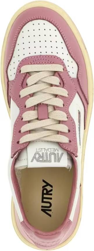 Autry Low-Top Sneakers 'Medalist Low' Sneakers in roze