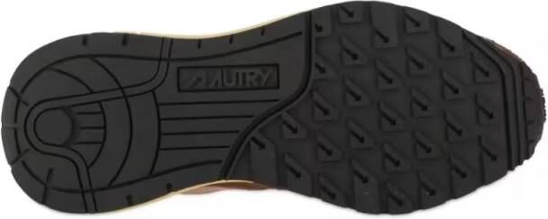Autry Low-Top Sneakers "Reelwind Low" Sneakers in bruin