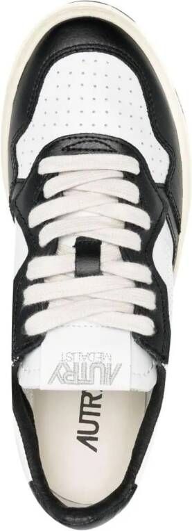 Autry Low-Top Sneakers Classic White Sneakers With Leather Detailing in wit