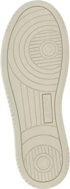 Autry Low-Top Sneakers White Leather Sneakers in wit