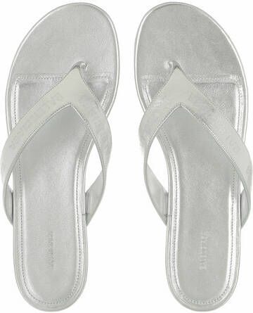 Balenciaga Sandalen Allover Logo Round Thong Sandals in zilver