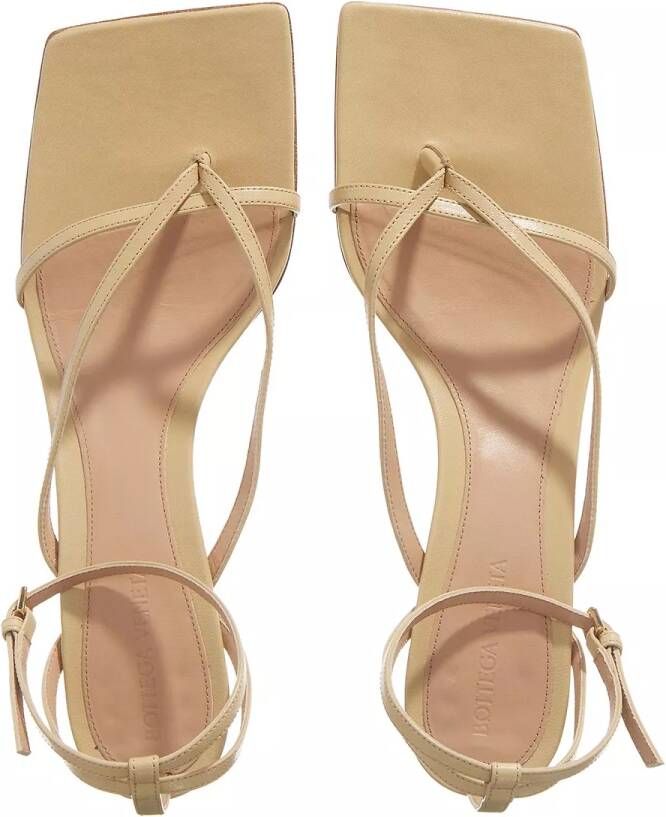 Bottega Veneta Sandalen Leather Strech Sandals in beige