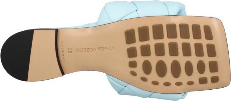 Bottega Veneta Sandalen Lido Flat Sandal in blauw