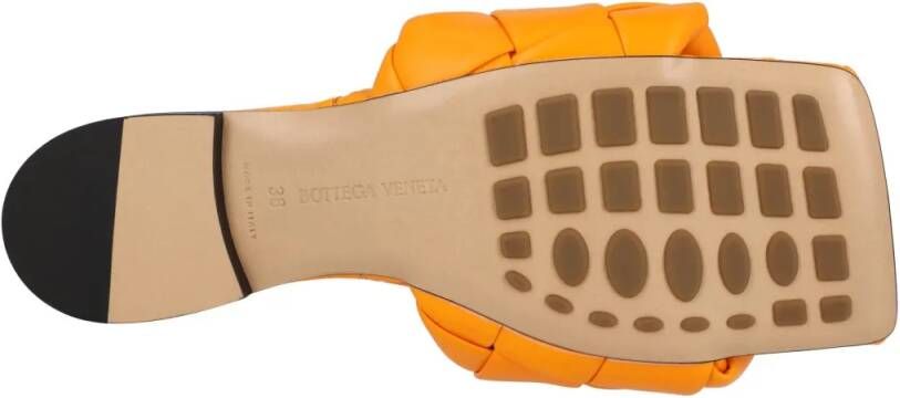 Bottega Veneta Sandalen Lido Flat Sandal Orange in oranje