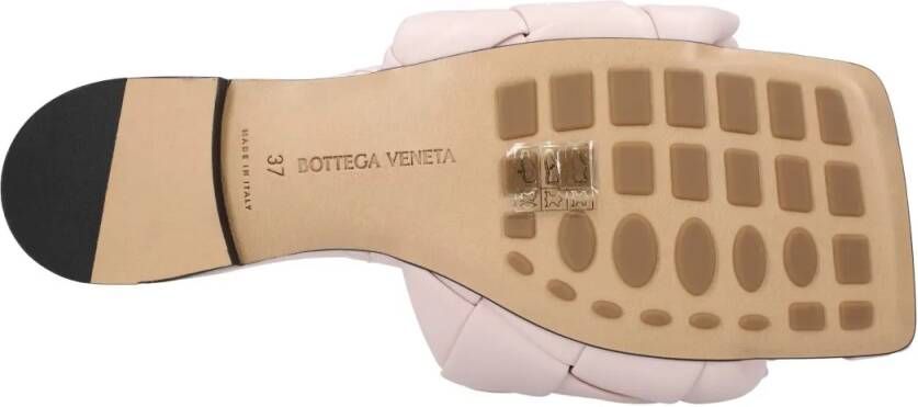Bottega Veneta Sandalen Lido Flat Sandal Pink in roze