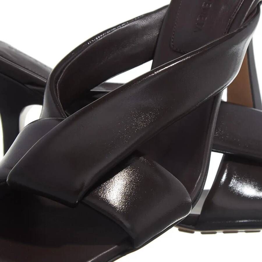 Bottega Veneta Sandalen Sandal Cushion Lux in bruin