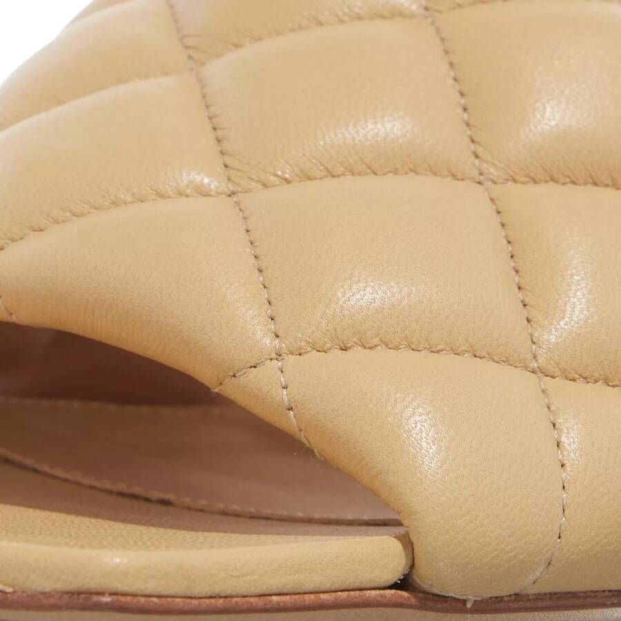 Bottega Veneta Slippers Quilted Leather Mules in beige