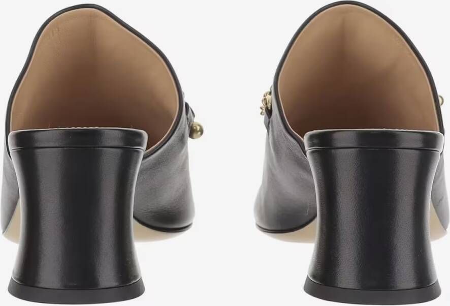 Chloé Slippers & Mules Leather Mules With Charms in zwart