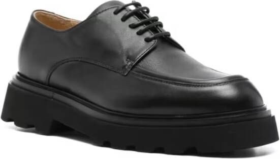Doucal's Black Leather Loafers With Durable Rubber Sole in zwart