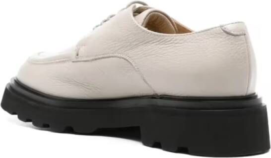 Doucal's Refined Grey Leather Loafers With Modern Sole in grijs
