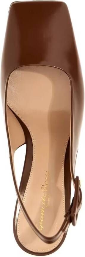 Gianvito Rossi Hoge hakken 'Ric' Slingbacks in bruin