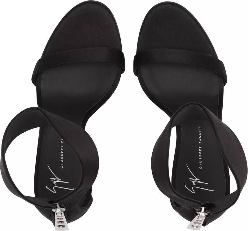 Guess Slippers & Mules Tamarra in crème