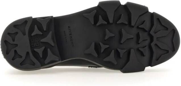 Givenchy Glossy Leather Moccasins in zwart