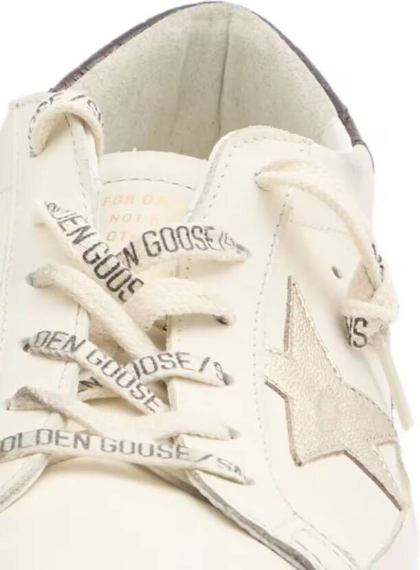 Golden Goose Low-Top Sneakers Classic Low-Top Sneakers With Vintage Finish in beige