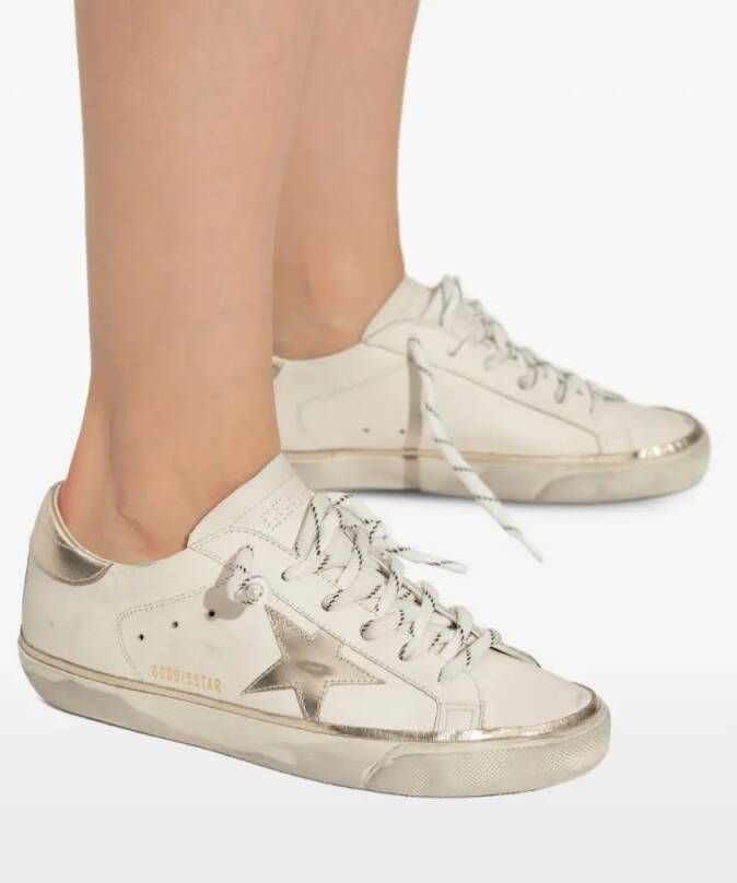 Golden Goose Low-Top Sneakers Classic Round Toe Sneakers With Branded Heel Count in wit