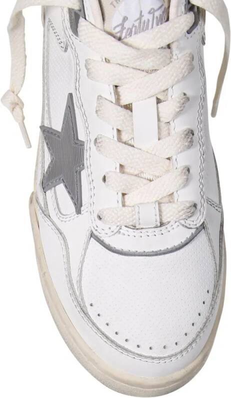 Golden Goose Low-Top Sneakers Leather Sneakers With Star Detail in wit