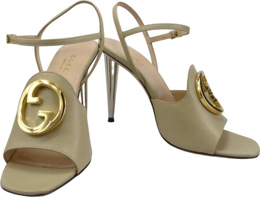 Gucci Sandalen Sandalo con tacco Blondie beige in beige