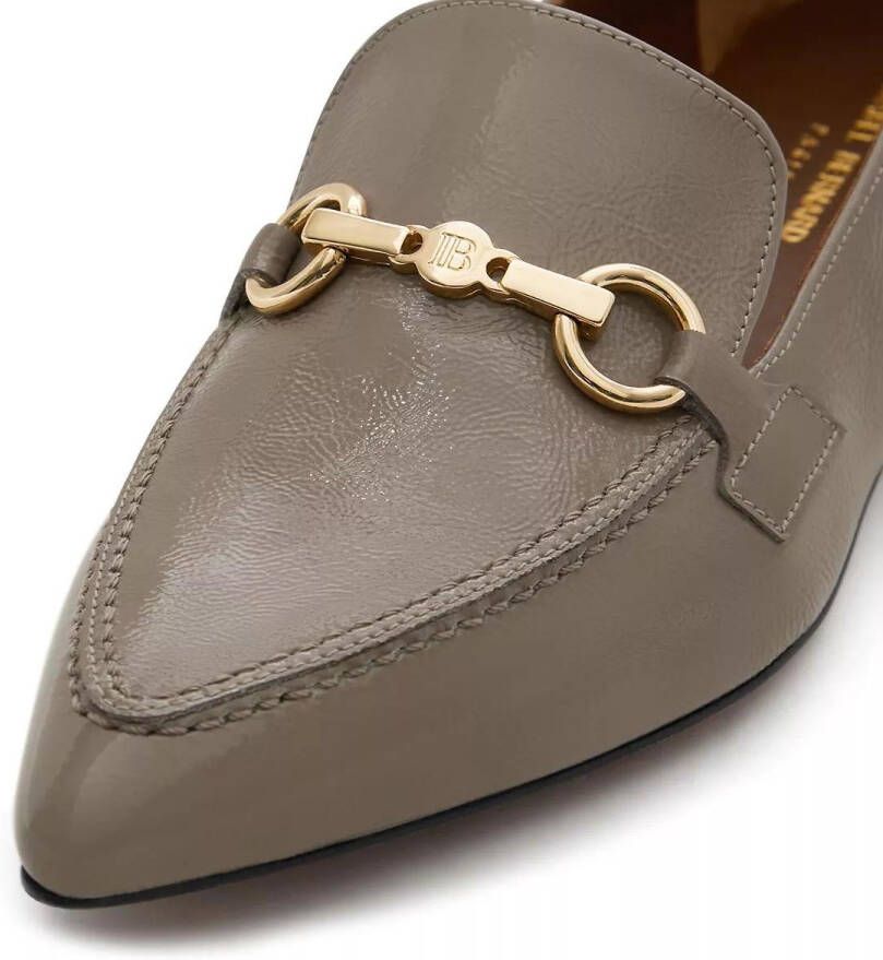 Isabel Bernard Loafers Vendôme Margaux calfskin patent leather loafers in grijs