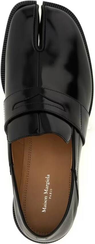 Maison Margiela 'Tabi' Loafers in zwart