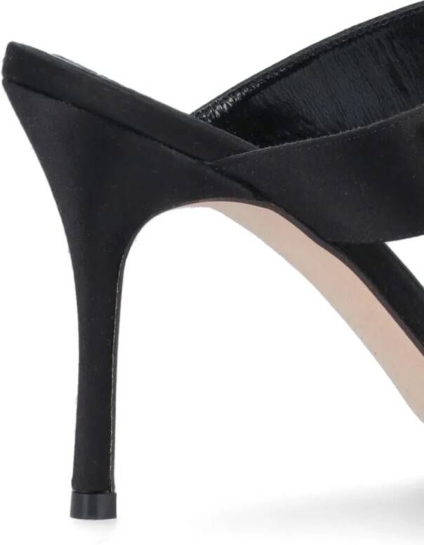 Manolo Blahnik Sandalen "Chivela" Sandals in zwart