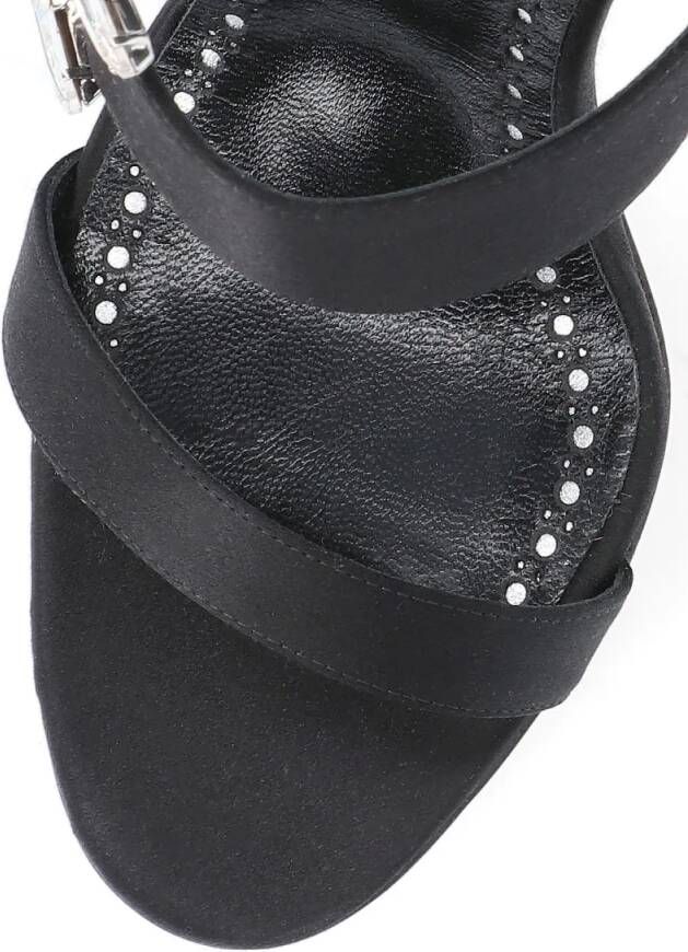 Manolo Blahnik Sandalen "Chivela" Sandals in zwart