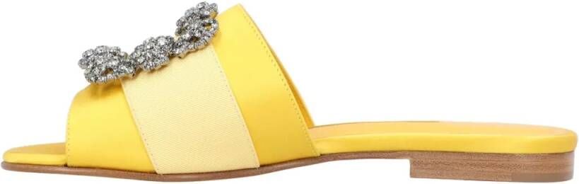 Manolo Blahnik Sandalen Martamod Flat Yellow in geel