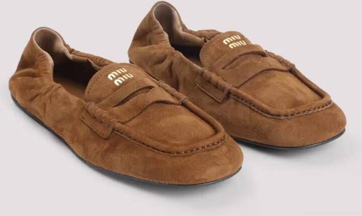 Miu Brown Suede Lamb Leather Loafers in bruin