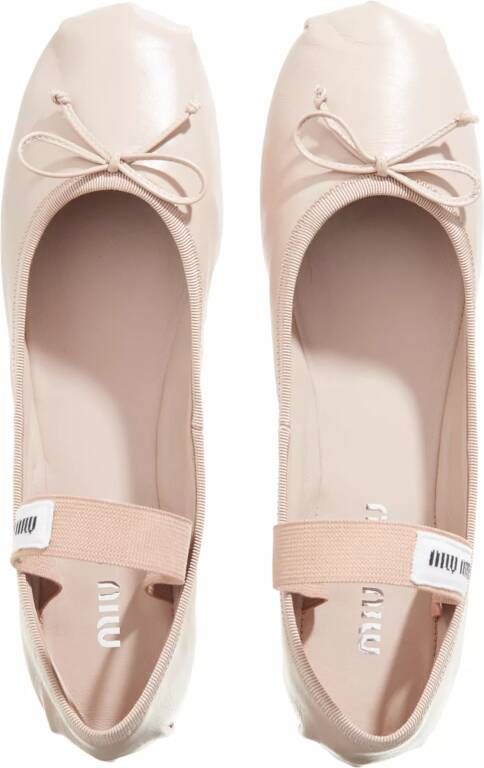 Miu Loafers & ballerina schoenen Street Style Logo Ballet Shoes in beige