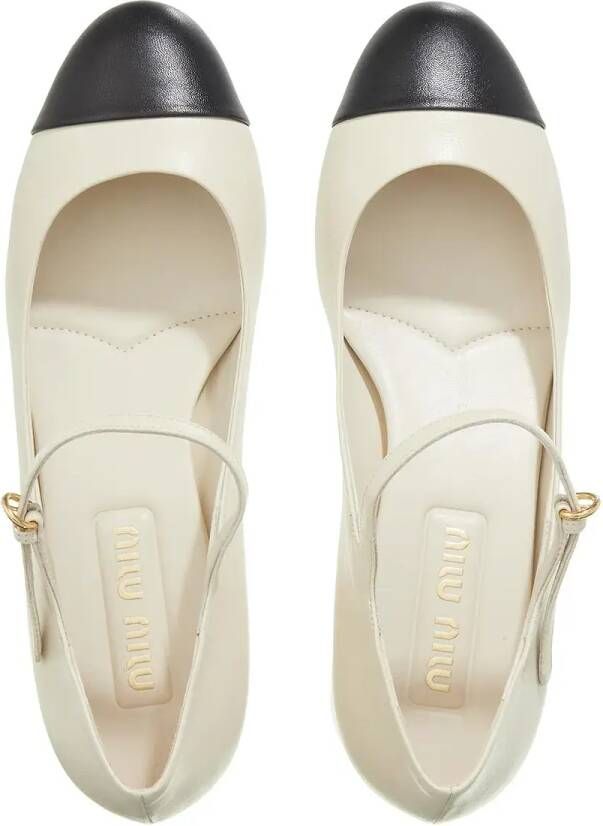 Miu Loafers Woman Two Toned Pumps in crème