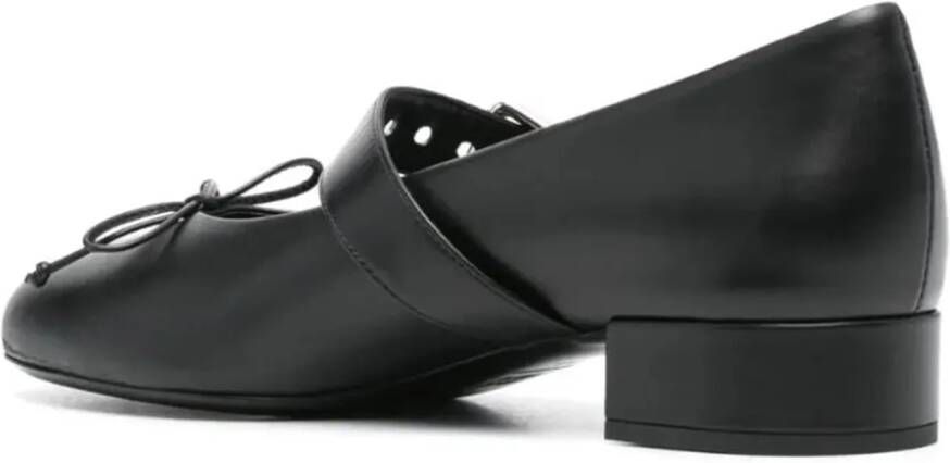Miu Loafers Leather Mary Janes in zwart