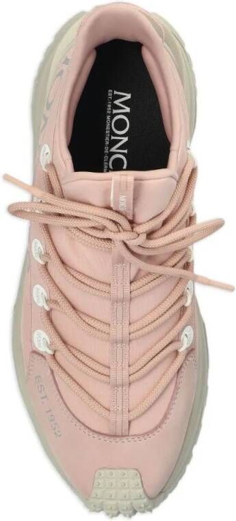 Moncler Low-Top Sneakers Sporty White Sneakers With Rugged Sole in roze